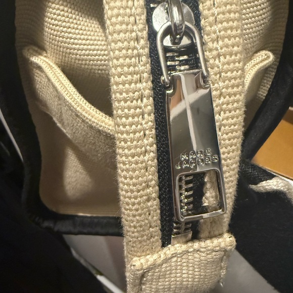 Marc Jacobs Medium Cream and Black Tote Bag - Picture 3 of 8